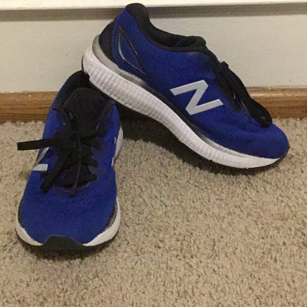 New Balance boys extra wide size 5